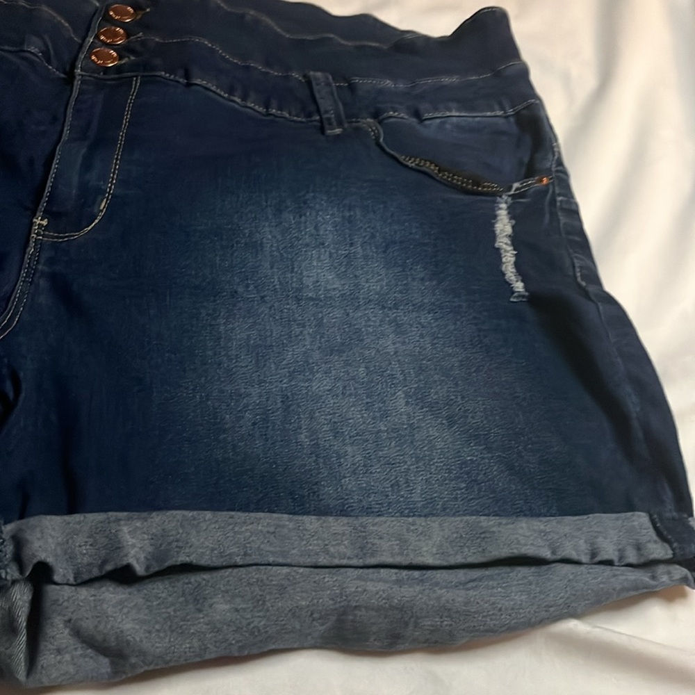YMI Wanna Betta Butt Distressed Jean Shorts - Picture 3 of 7